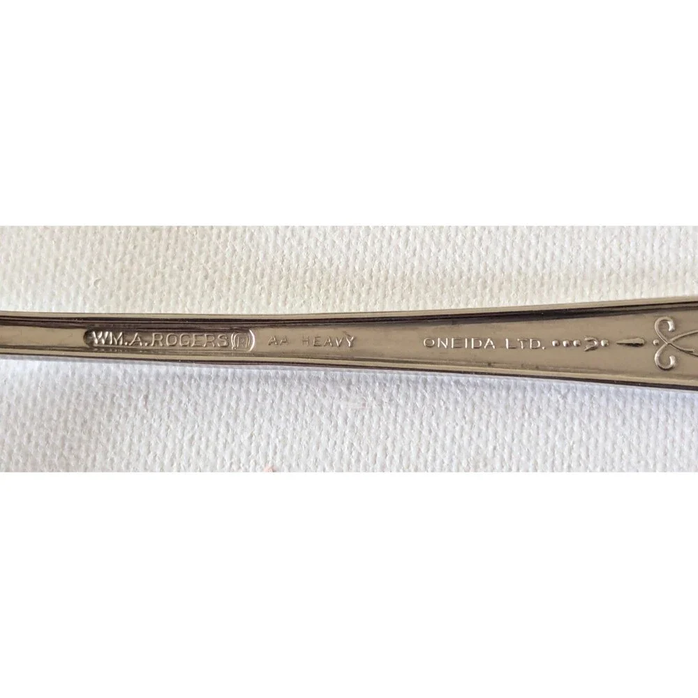 Set of 7 Oneida Ltd Wm A Rogers Debutante Grandeur Princess Dinner Forks 7.5